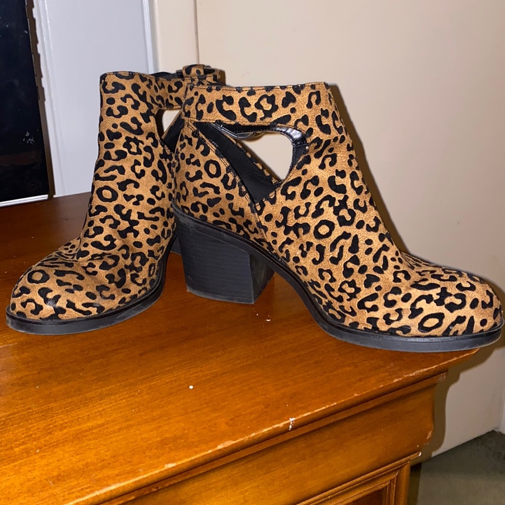 Leopard print Heels
